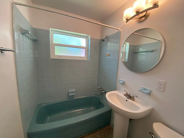 400 Argyle Ct — Photo 43
