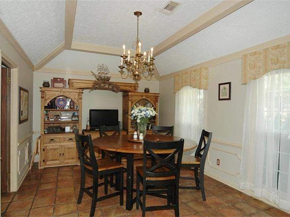 3rd image of 15806 Craighurst Dr