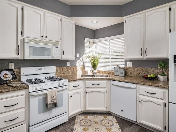 5th image of 149 Sutcliffe Cir