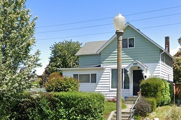 1st image of 2301 S Ainsworth Avenue