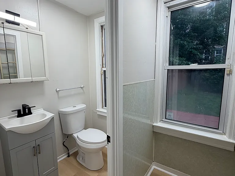 337 Woodland St — Photo 14