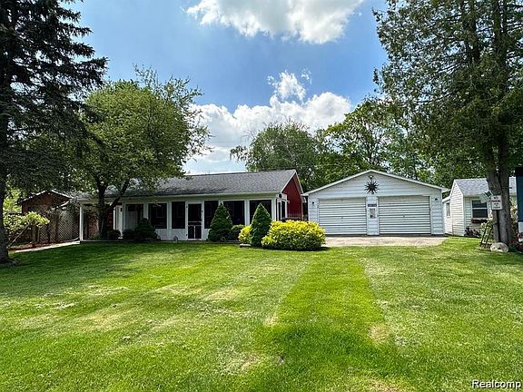2nd image of 7365 Lighthouse Rd