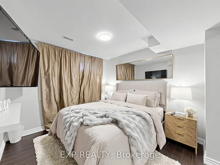 1865 Woodview Ave #BASEMENT — Photo 17
