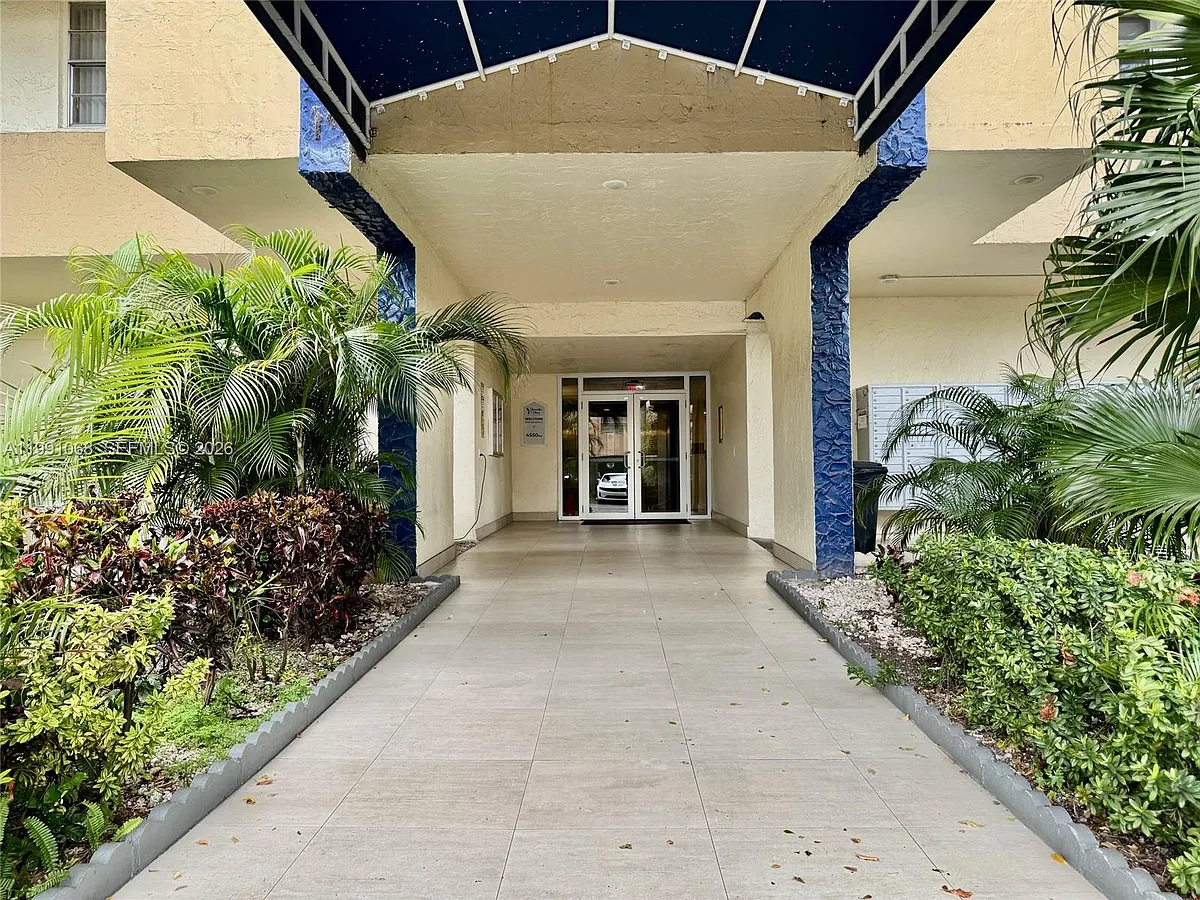 Photo 2 of 13 - 4550 NW 9th St #414E - Miami, FL Building Photo - 4550 NW 9th St #414E