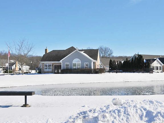 2nd image of 102 Saint Andrews Cir #102