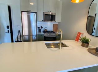 1233 W Monroe St #608, Chicago, IL 60607