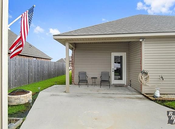 4th image of 201 Cottage Way