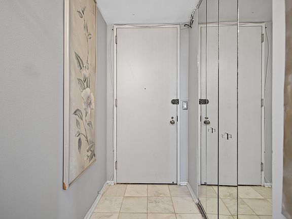 3rd image of 2605 S Indiana Ave Unit 1901