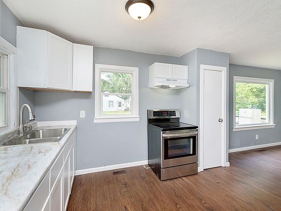 5th image of 3035 N Colorado Ave