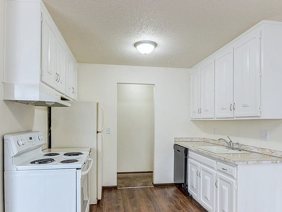 4th image of 97 & 119 Arlington Ave W #18041942