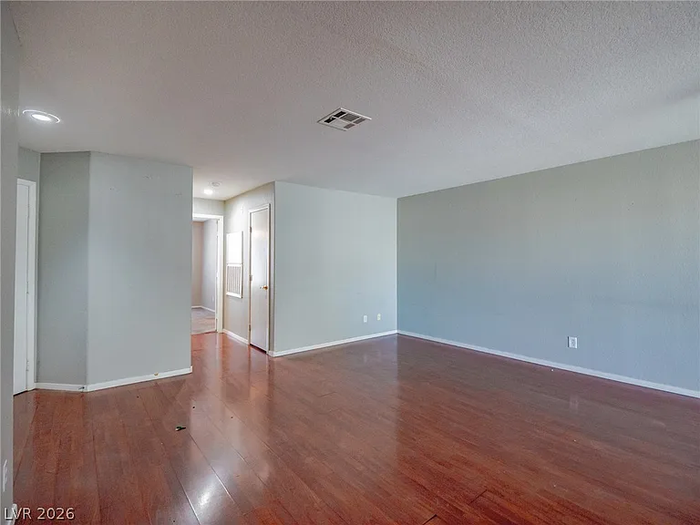 1401 Linnbaker Ln #202 — Photo 7