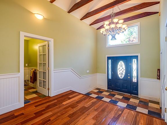 3rd image of 5732 Vanalden Ave