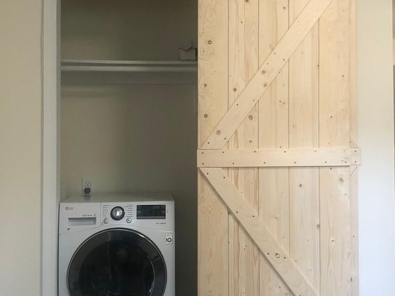 5th image of 364 Monmouth St #B