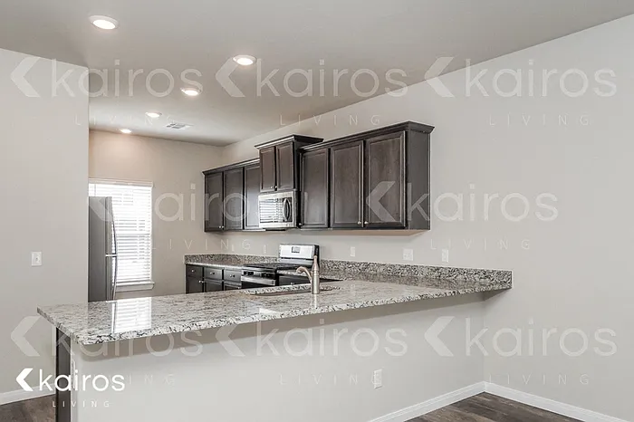 905 NW 4th St — Photo 5