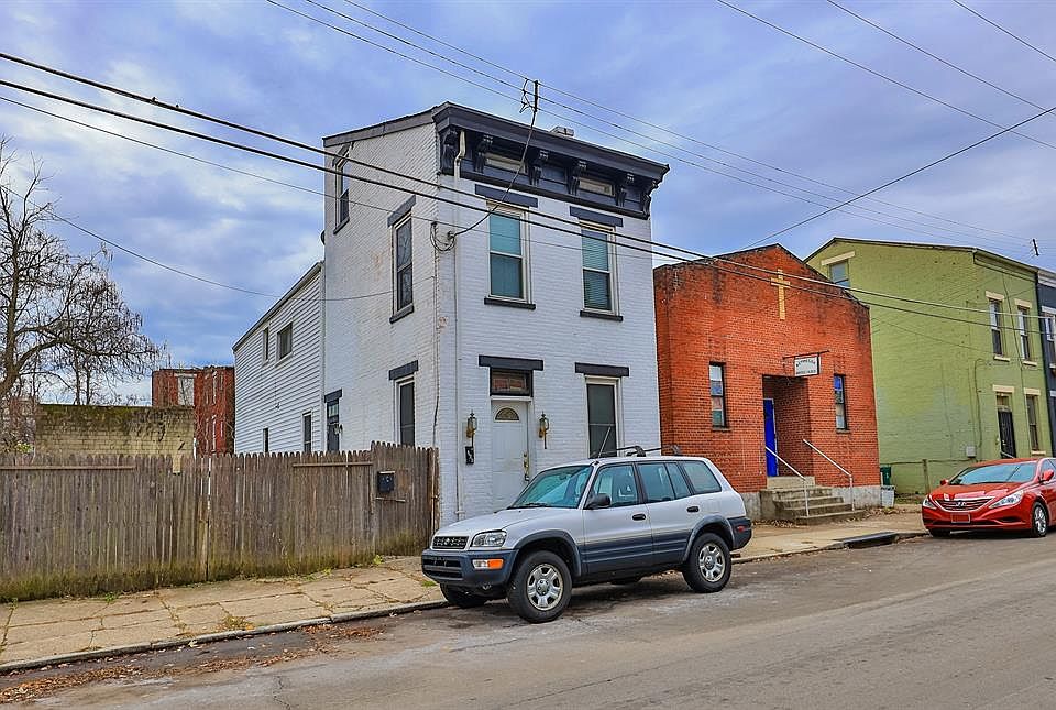 1st image of 821-823 York St