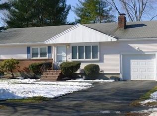 4 Donegal Rd, Peabody, MA 01960