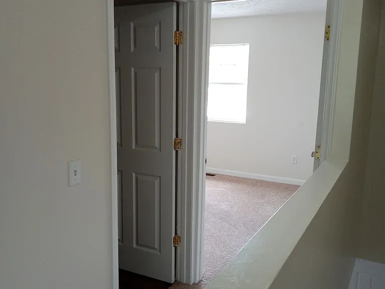 312 Kenova Ave — Photo 14