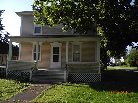 5th image of 413 Elm St