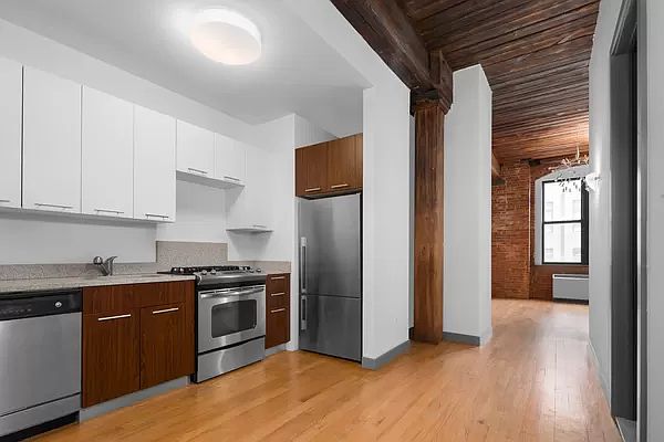 1st image of 390 Wythe Ave APT 5A