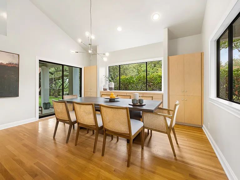 306 Pleasant Dr — Photo 3