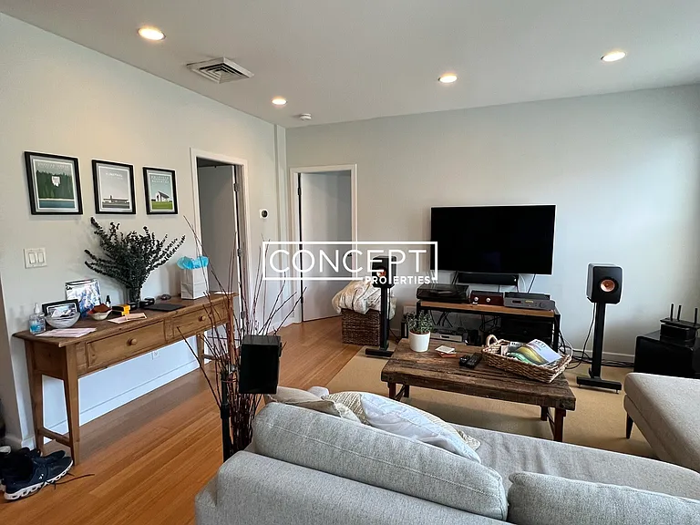 1661 Washington St #302 — Photo 1