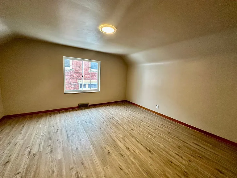 533 Freeport Rd — Photo 9
