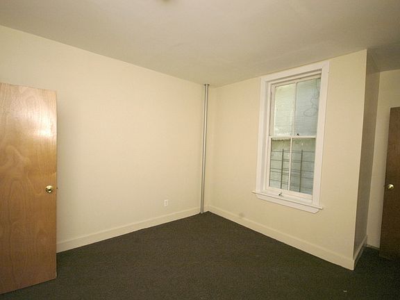 4th image of 121 Van Buren St APT 6