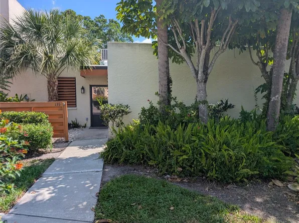 135 Wild Palm Dr, Bradenton, FL 34210