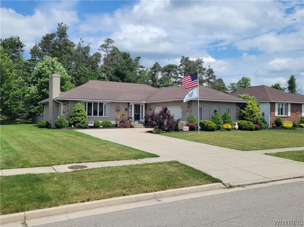 27 Centennial Ct, Buffalo, NY 14224