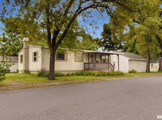 210 Cooper St, Pekin, IL