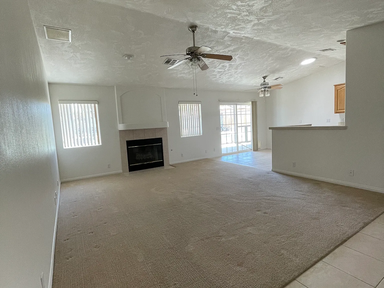 3 bed, 1636 sqft, $2,200 — Photo 3