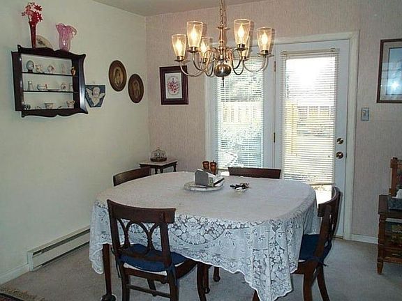 3rd image of 1634 Crestfield Dr