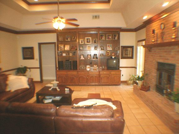 GREATROOM w/FP 