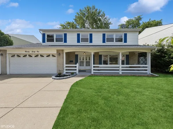 9061 Primrose Ln, Hickory Hills, IL 60457