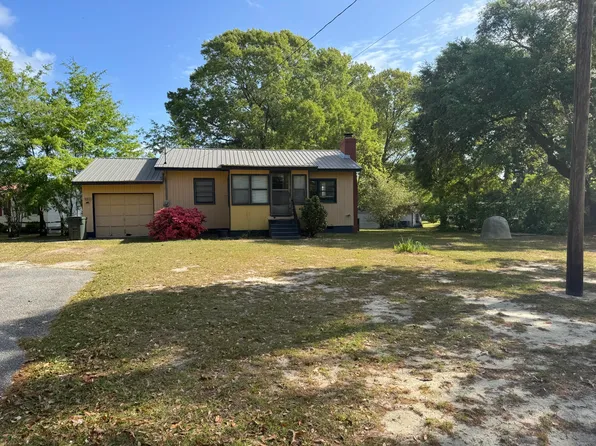 102 Norris Dr, Eutawville, SC 29048