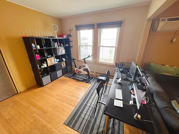 4th image of 158 Davis Ave Floor 1
