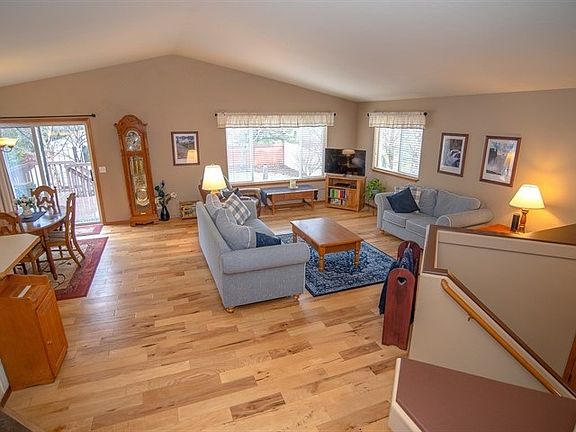 4th image of 23323 E Maxwell Ave