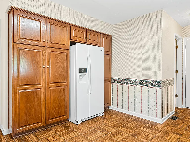 305 Seminole Dr — Photo 23