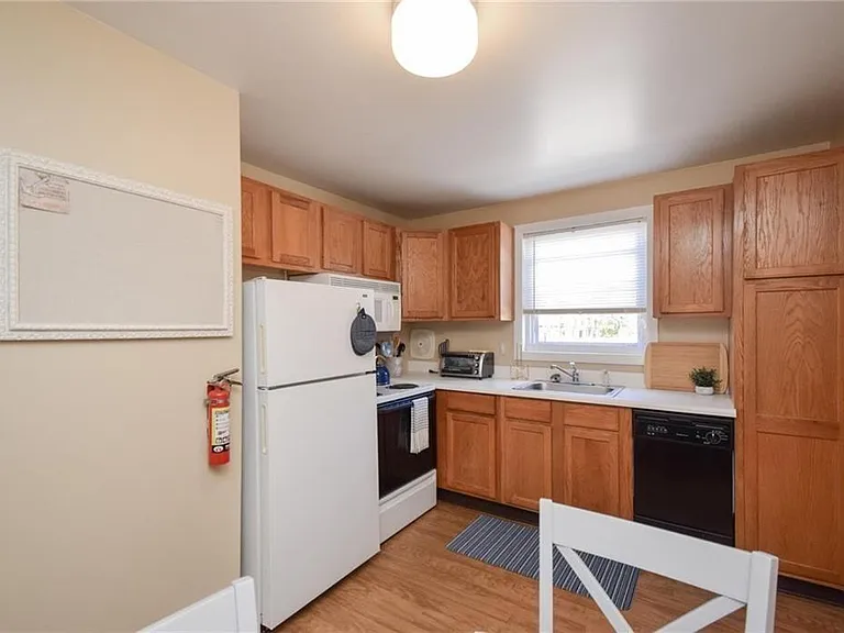 70 Carroll Ave #509 — Photo 8