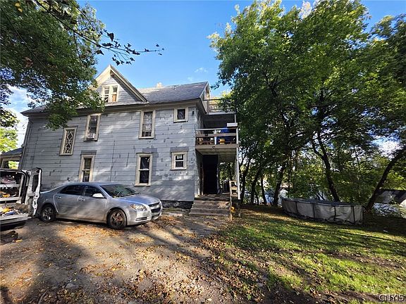 3rd image of 313 Hoefler St
