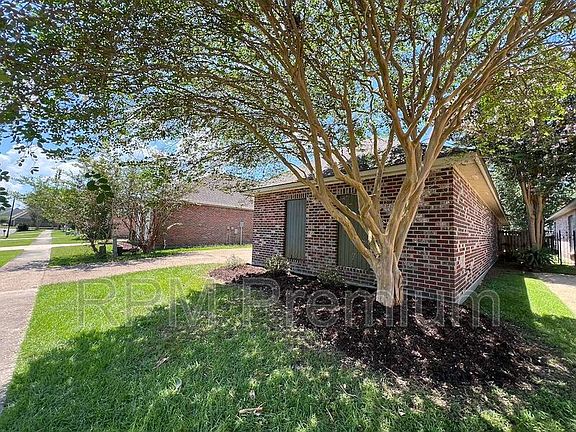 3rd image of 3995 Water Oak Dr