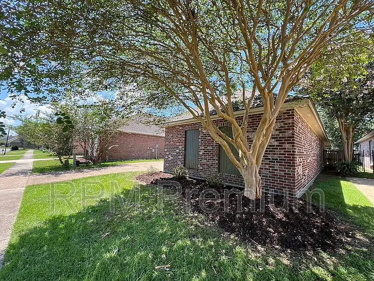 3995 Water Oak Dr — Photo 3