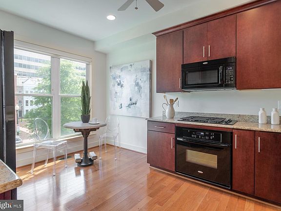 5th image of 330 L St SE