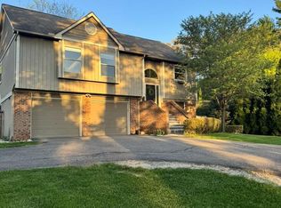 1345 S Milford Rd, Milford, MI 48381