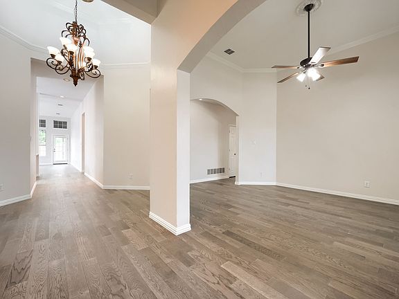 5th image of 119 Oakbend Dr