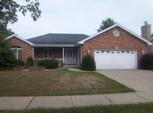 18327 Holland Rd, Lansing, IL 60438