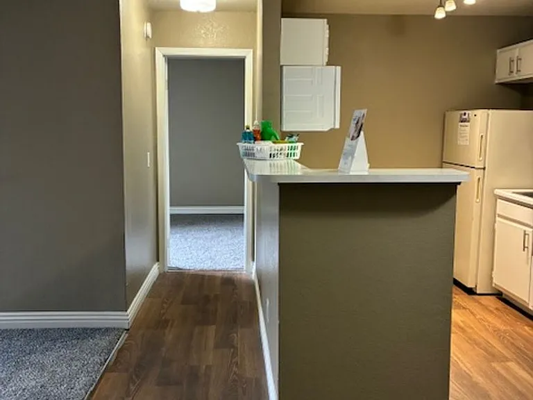 Mandalay Bay Apartments — Photo 57