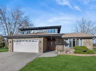 10925 Valley Ct, Palos Hills, IL 60465