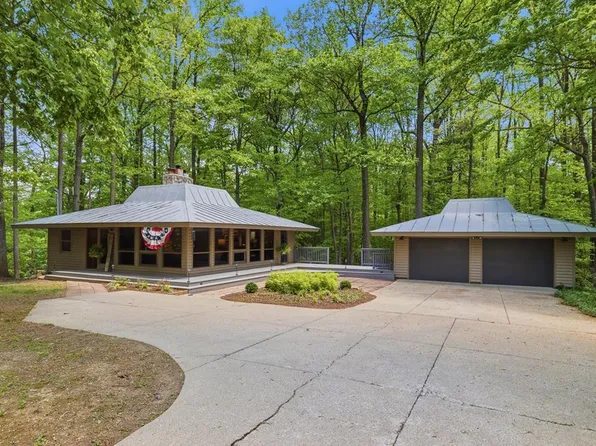 1636 N Stewart Rd, Mansfield, OH 44903