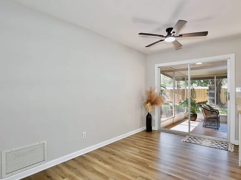 2914 Lando Ln — Photo 10